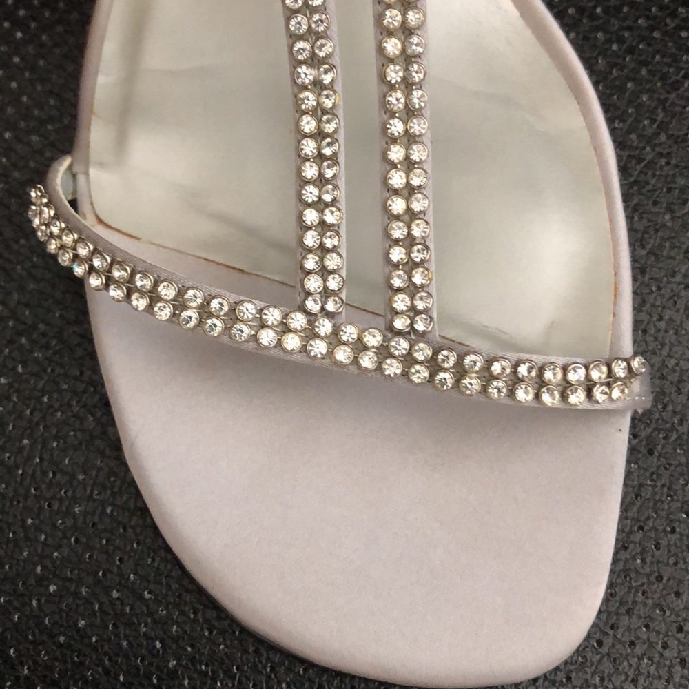 INDEED. 3 1/4 inch high heel cocktail sandals. NIB. - Picture 2 of 8